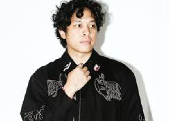 Makna Lagu Besok Mungkin Kita Sampai - Hindia